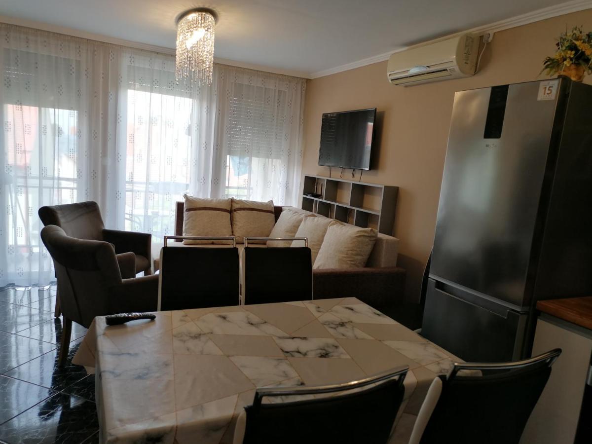 Bettina47 Apartman ไฮจ์ดุสโซบอสโล ภายนอก รูปภาพ