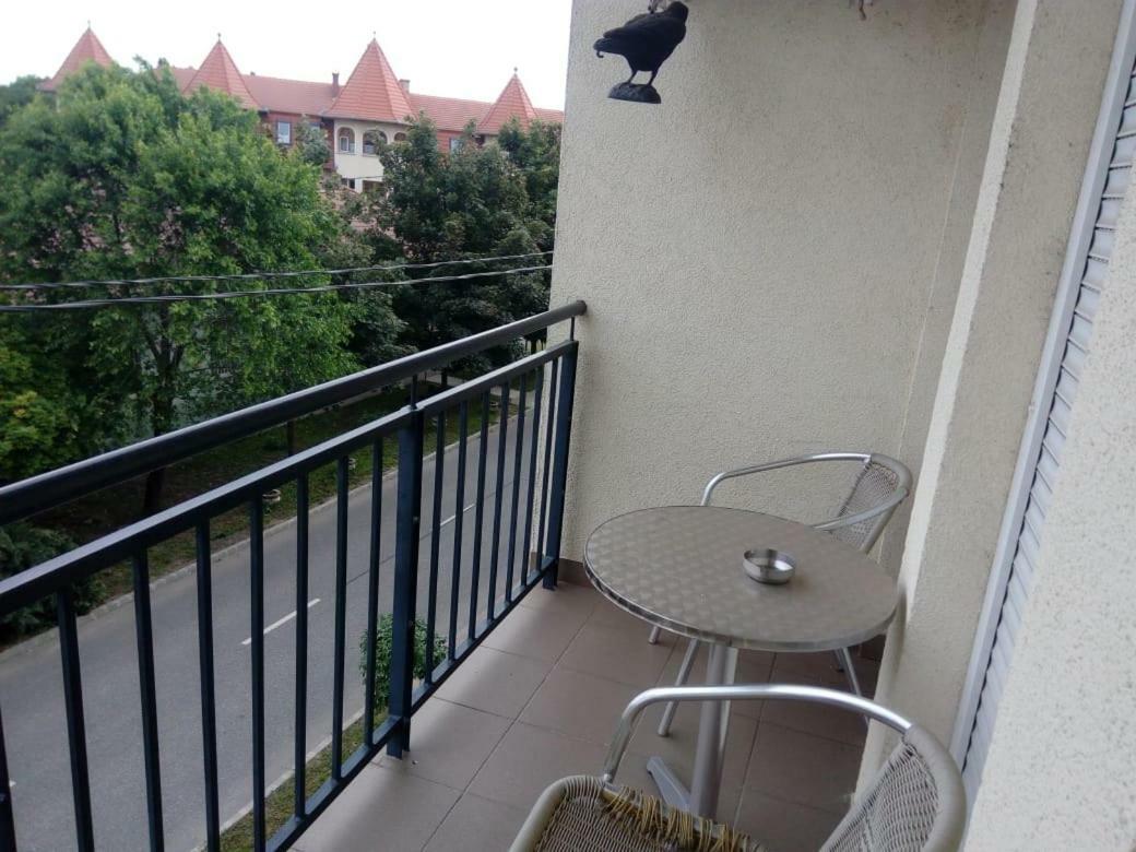 Bettina47 Apartman ไฮจ์ดุสโซบอสโล ภายนอก รูปภาพ